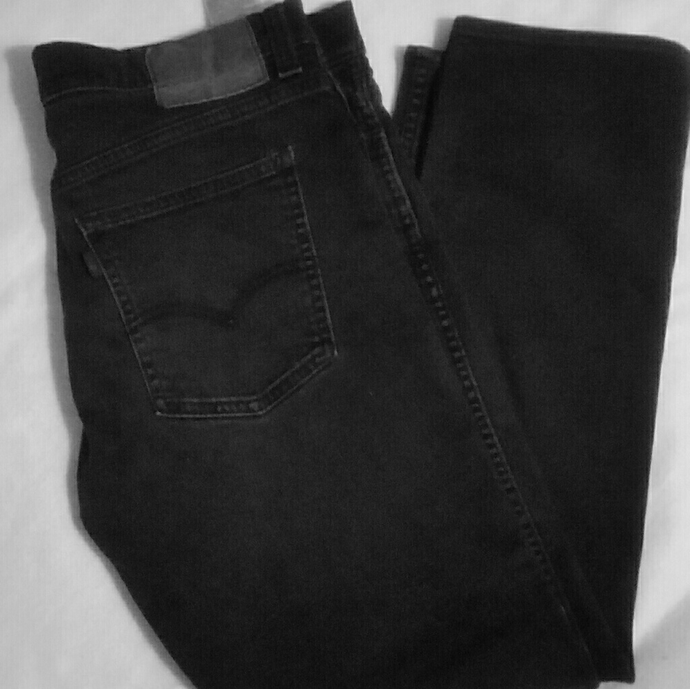 Mens Levi black jean 33×30